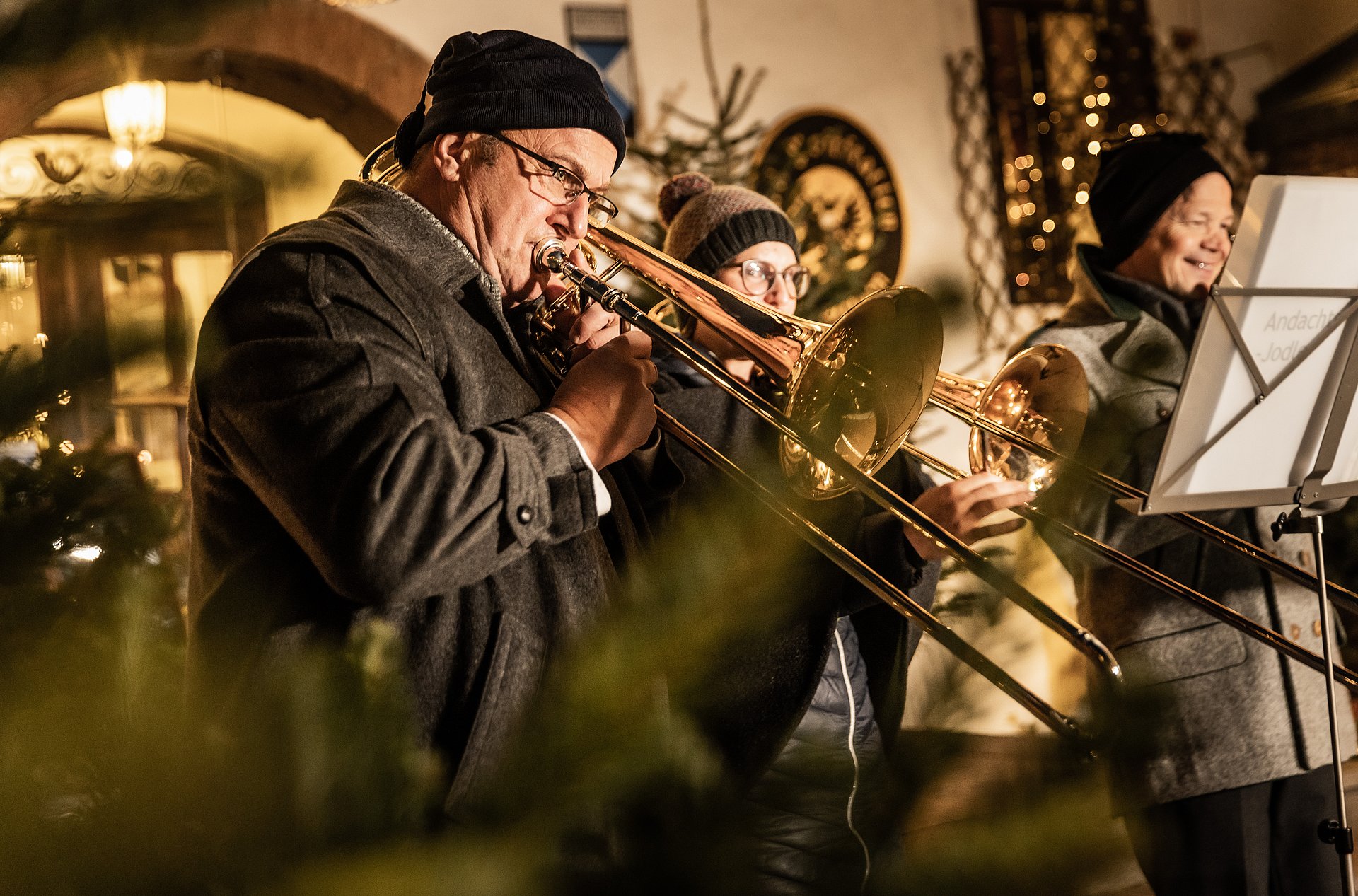 Musikanten am Musikinstrumente  spielen.