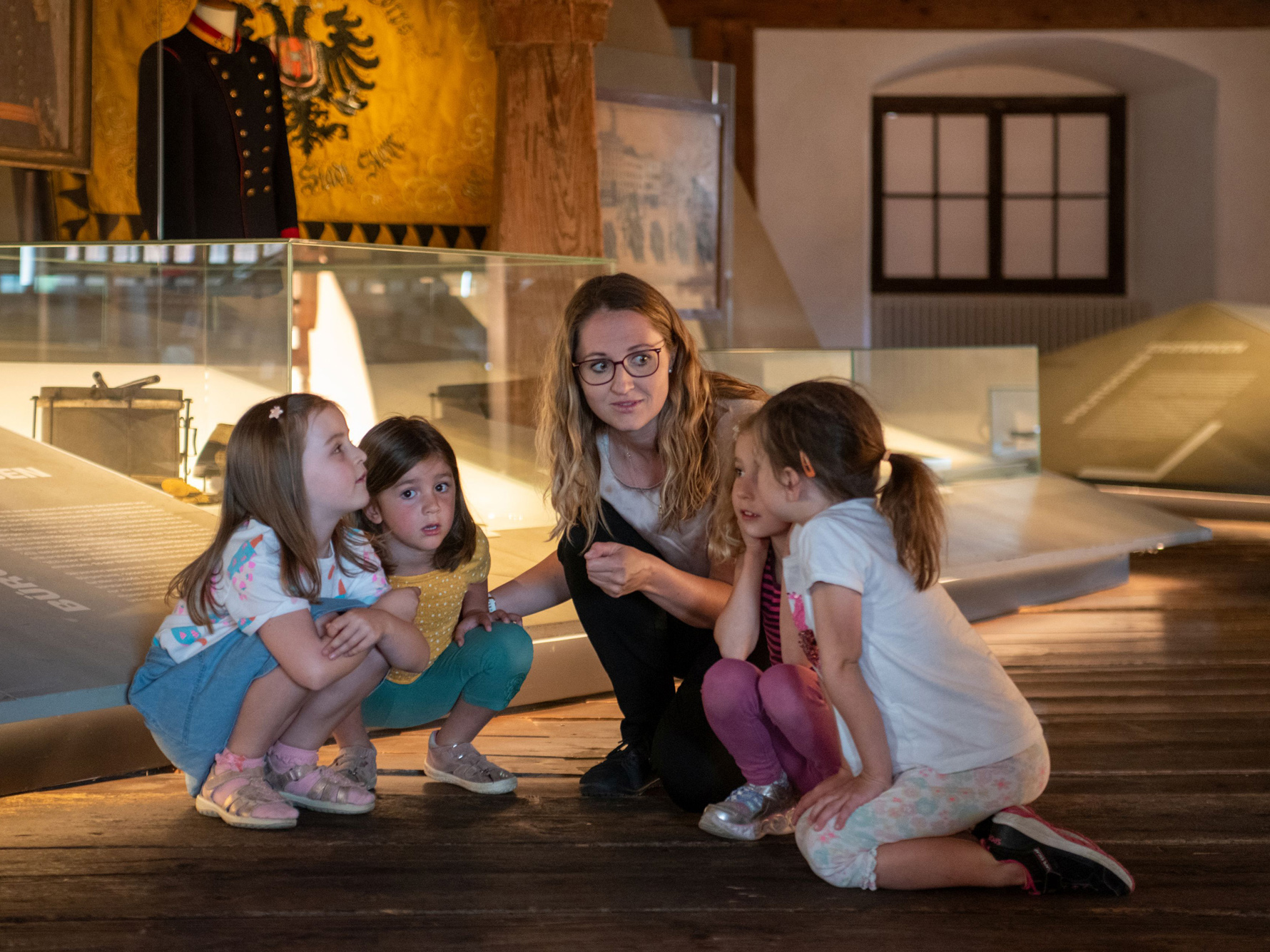 Ferienspaß im Museum - 34 Museen bieten vom 11. bis 13. Juli spannende Aktivitäten für Familien und Kinder. Hier: Kids-Treff im Stadtmuseum Steyr: Geschichten sammeln